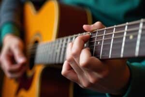 Tonleiter auf der Gitarre: Einfach lernen & spielen